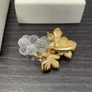 Swarovski Vintage Gold-Tone Crystal Grape Cluster Bunch Pin Brooch Signed